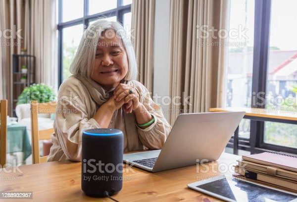 Technology woman Woman on laptop